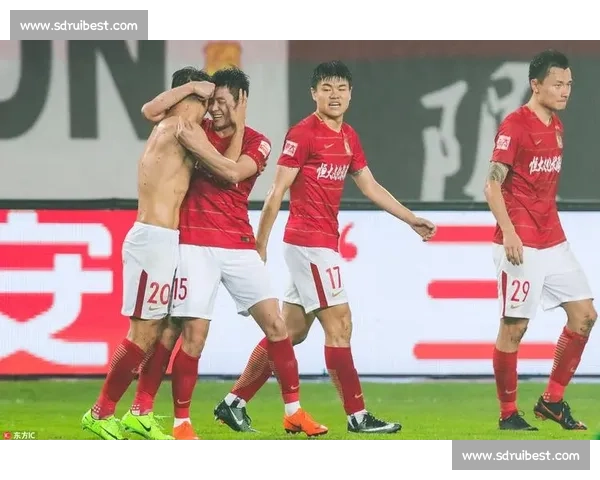 一方vs恒大焦点对决解析球队状态战术博弈与赛果前瞻关键球员